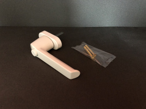 Schüco Fenstergriff mit Sperrtaste weiß